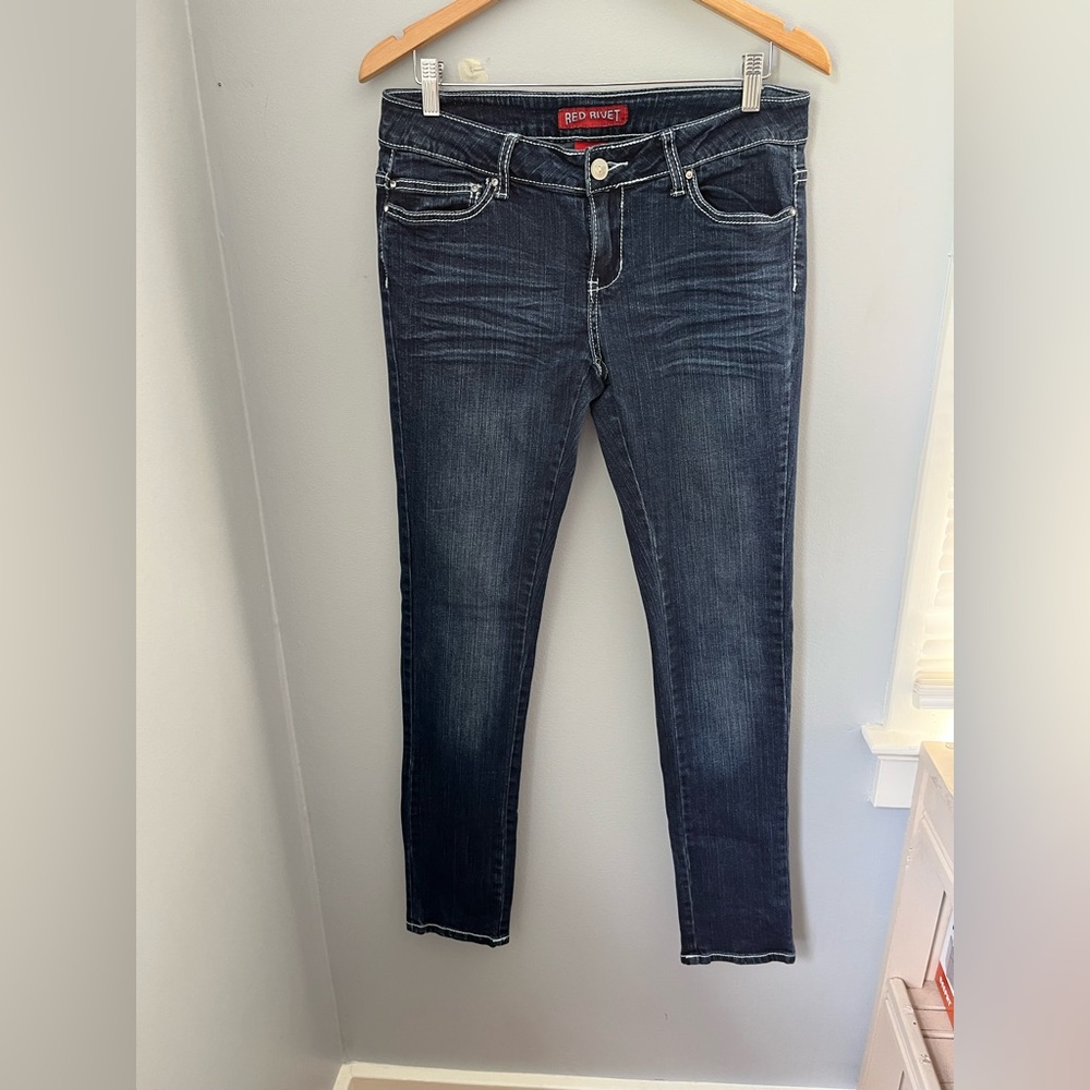 Red Rivet Women's Deep Indigo Skinny Jeans, low rise embroidered‎